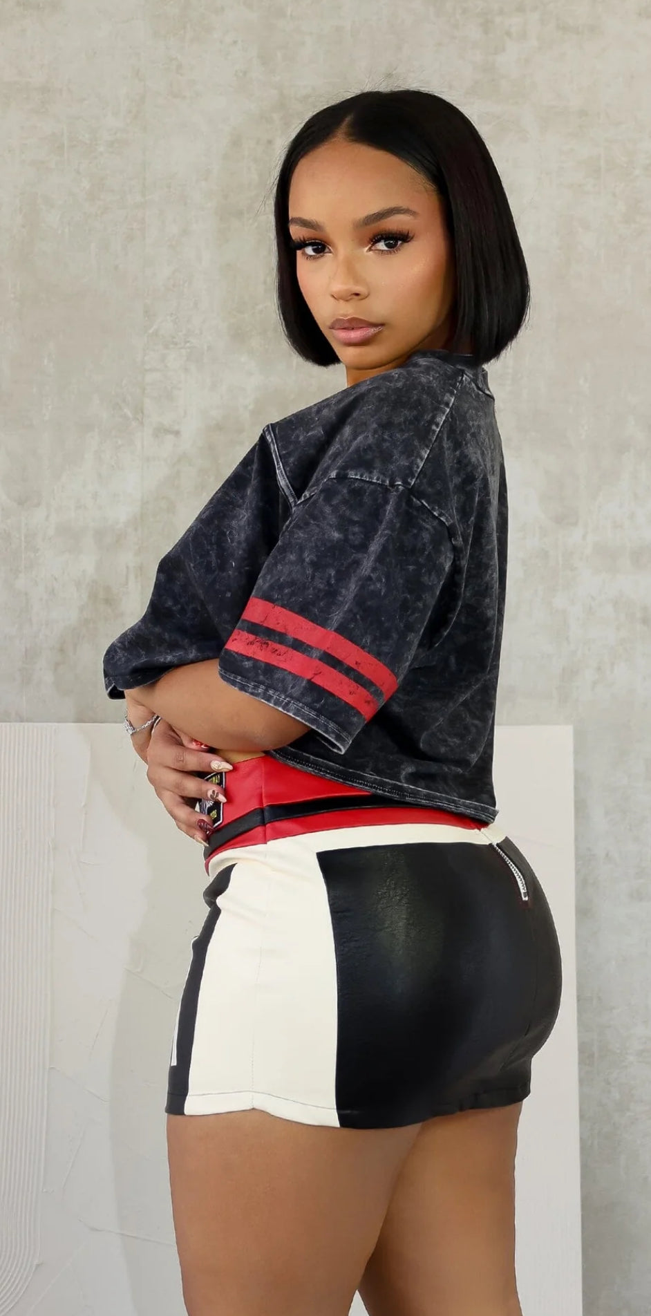 Tayla Mineral Wash 22 Graphic Crop Top