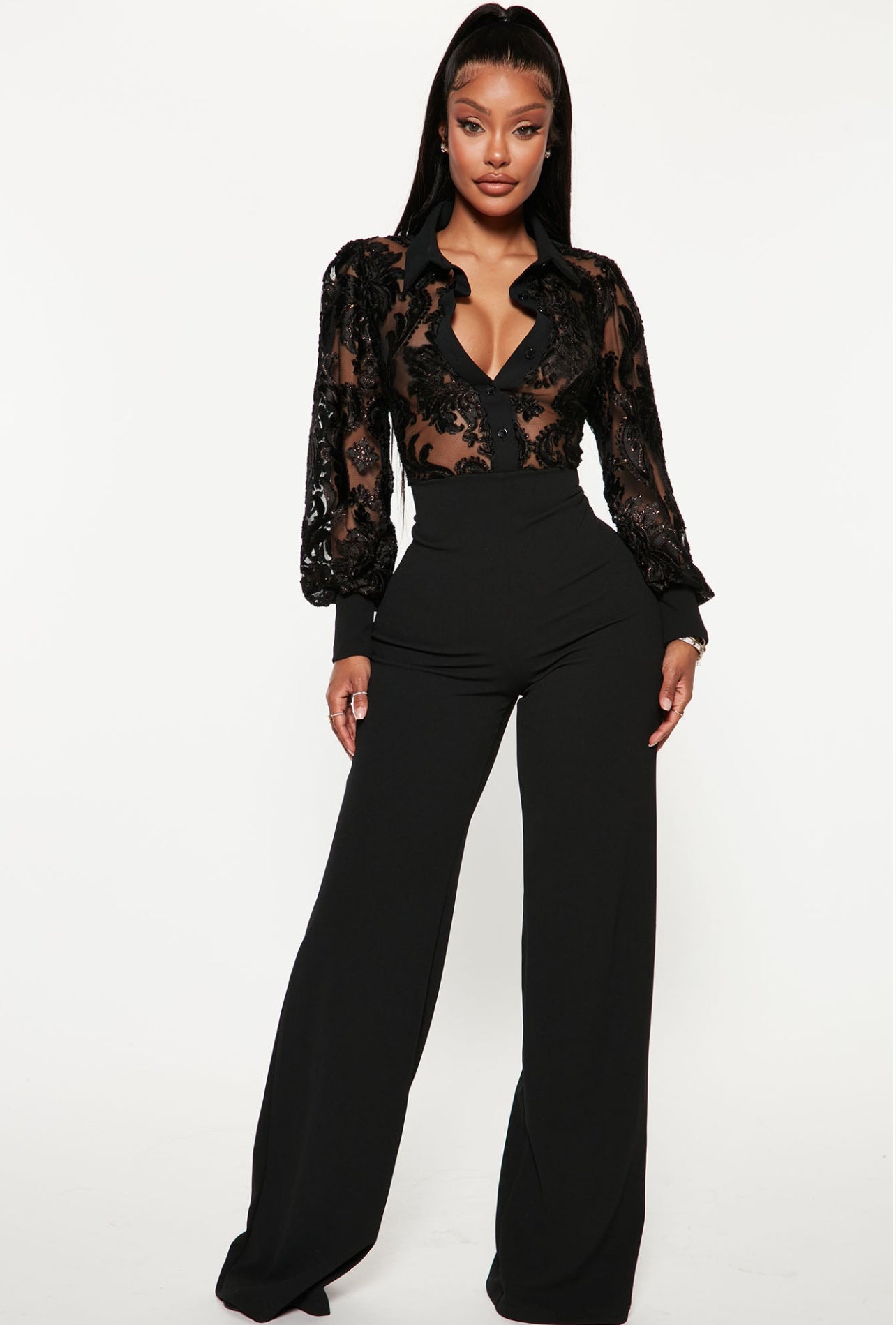 The perfect touch Of Lace Jumpsuit in - Black